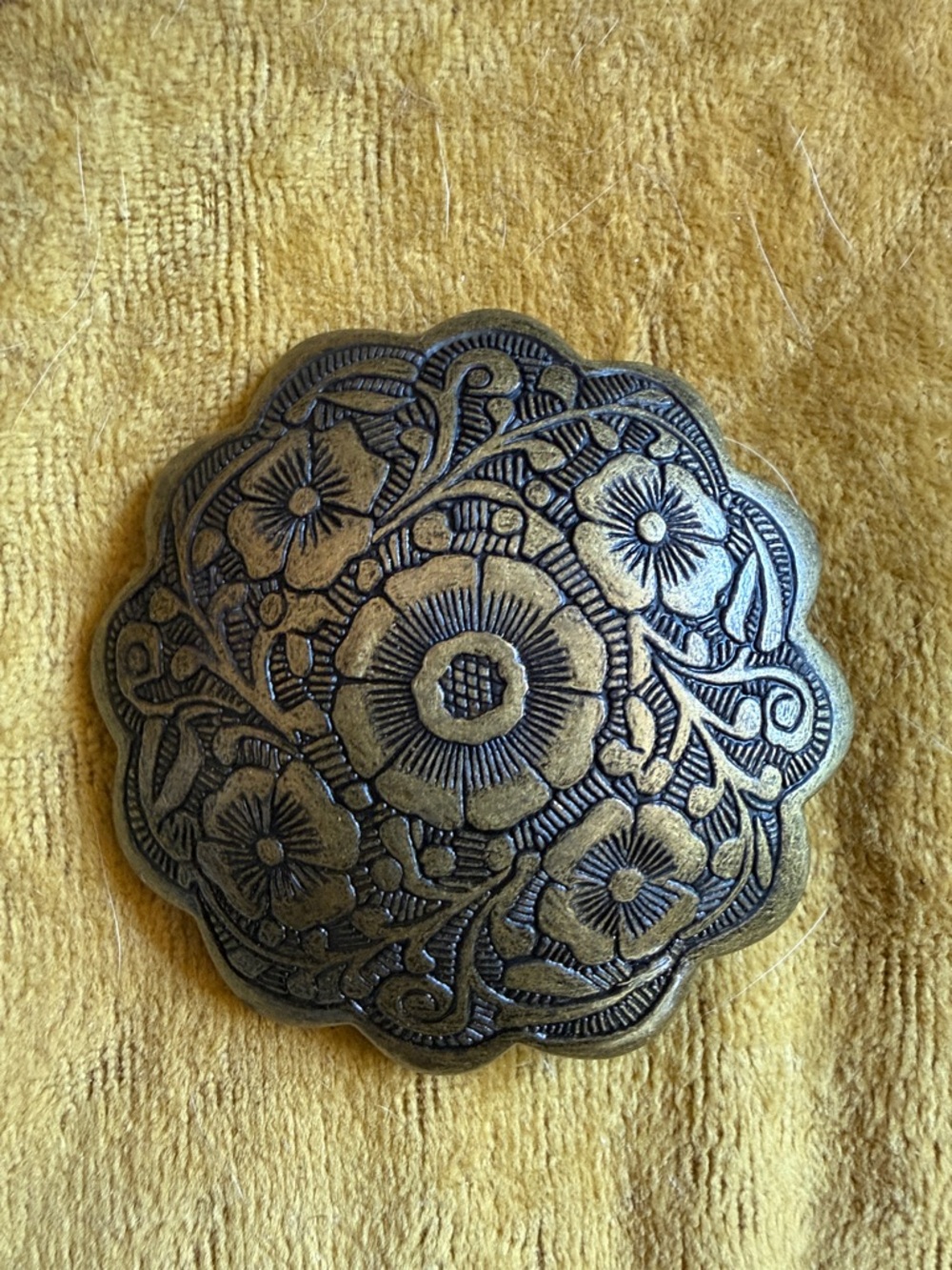 Women’s Belt Buckle with floral design